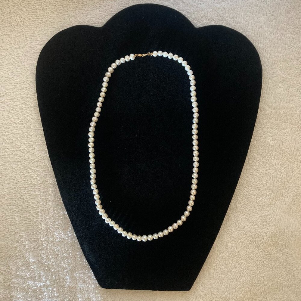Authentic Genuine 18" Pearl Necklace with Gold Clasp - Picture 2 of 6